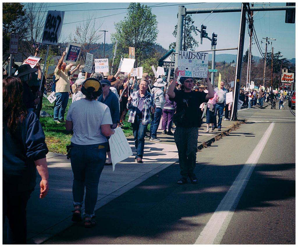 roseburg oregon stop the cuts protest