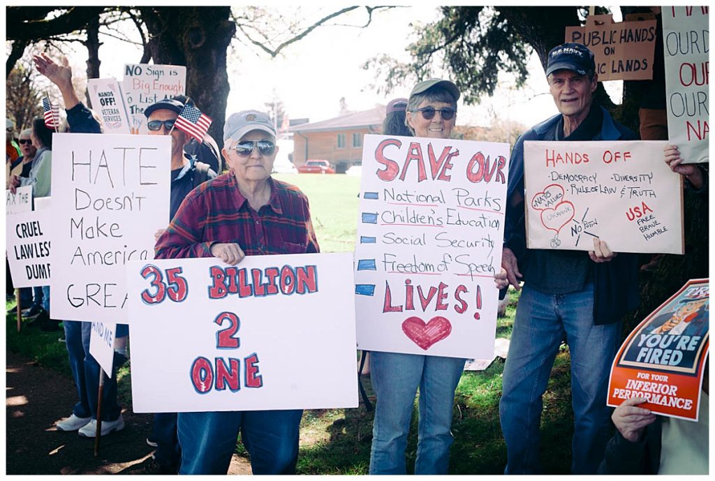 roseburg oregon stop the cuts protest