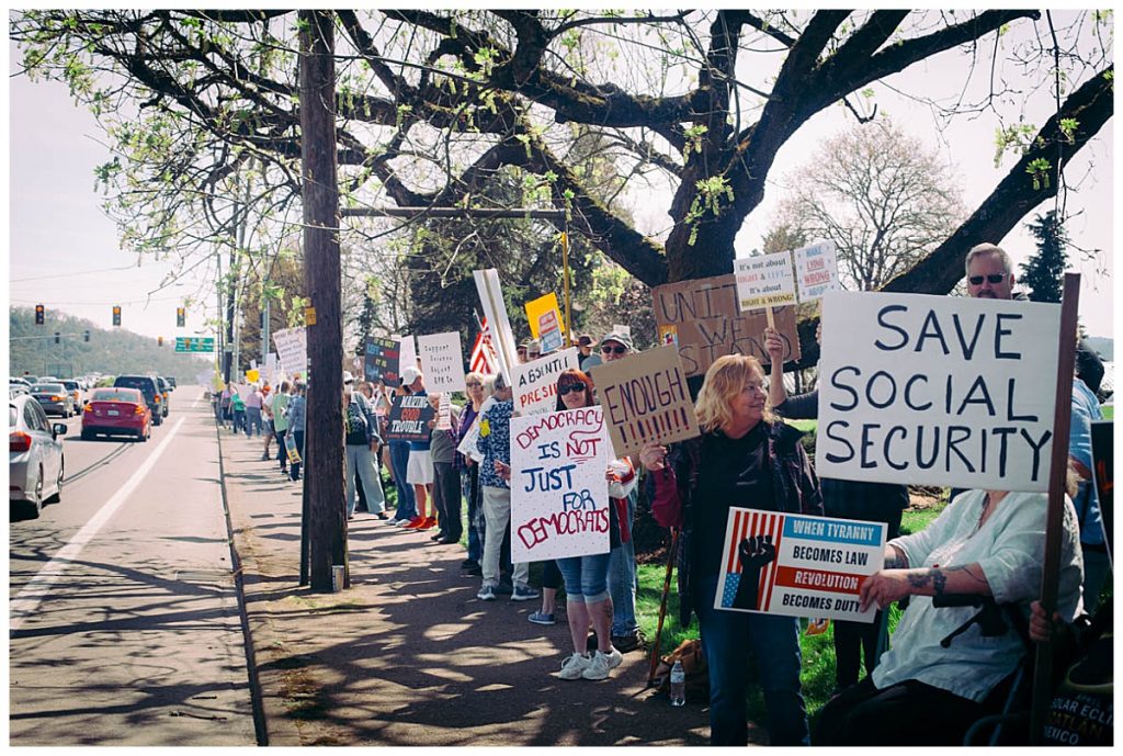 roseburg oregon stop the cuts protest