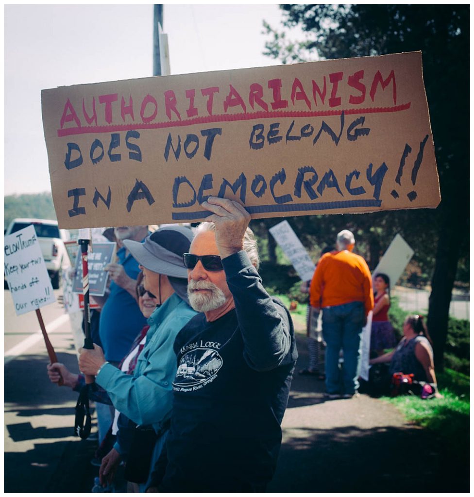 roseburg oregon stop the cuts protest