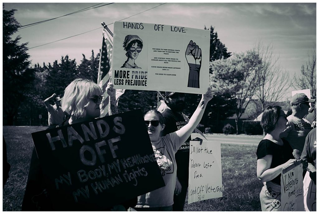 roseburg oregon stop the cuts protest